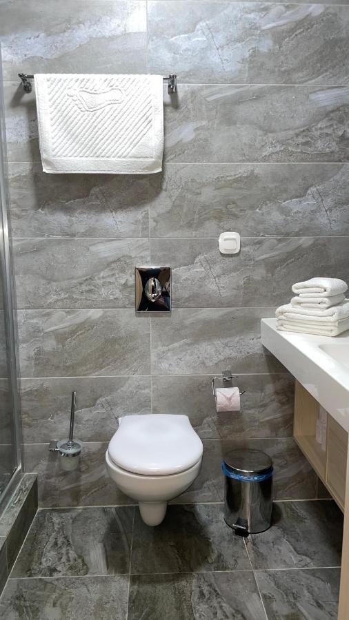 Yess Астана Appartement Buitenkant foto